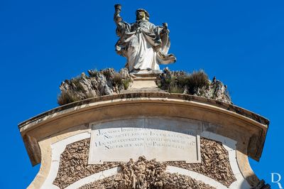  (...) 1890 - abertura da rua Loureno de Almeida Azevedo, tendo incorporado parte dos terrenos do parque; 1956 - projecto de Arquitetura Paisagista por Antnio Viana Barreto onde foi projectada, entre outras a limpeza do parque em termos de material vegetal e a correo de caminhos.

Ceclia Matias, Teresa Camara e Margarida Silva [excertos], in http://www.monumentos.gov.pt/Site/APP_PagesUser/SIPA.aspx?id=1017