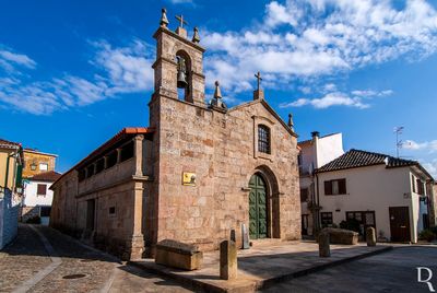  Melgao, Unio das freguesias de Vila e Roussas.
 
Arquitetura religiosa, barroca.

Proteo: Includo na Zona Especial de Proteo do Castelo de Melgao e muralha.

Incio da construo: Sc. 16.

Paulo Amaral [excertos], in http://www.monumentos.gov.pt/Site/APP_PagesUser/SIPA.aspx?id=9630 
