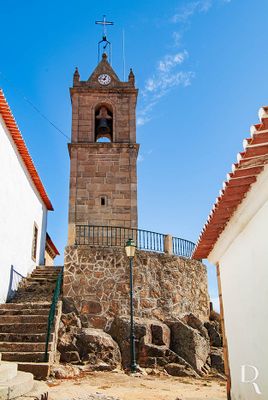 A Torre Sineira da Igreja de Longroiva