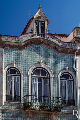 Edifício na Rua Alexandre Herculano, n.º 41
