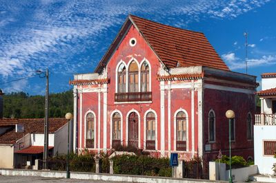 U. F. de Leiria, Pousos, Barreira e Cortes