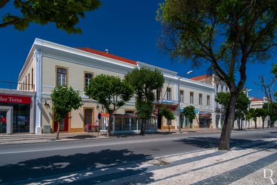 Figueira da Foz, Buarcos.
Arquitetura cultural. Teatro.
Proteção: Interesse Municipal.
Filomena Bandeira, in http://www.monumentos.gov.pt/Site/APP_PagesUser/SIPA.aspx?id=11236