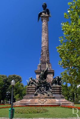  Porto, Unio das freguesias de Cedofeita, Santo Ildefonso, S, Miragaia, So Nicolau e Vitria
 
Monumento comemorativo alusivo  Guerra Peninsular, construdo no sc. 20, pela Cmara, com carcter histrico, constituindo um dos monumentos comemorativos mais importantes da cidade.

Proteo: Em vias de classificao.

poca de construo: Sc. 20.

Isabel Sereno [excertos], in http://www.monumentos.gov.pt/Site/APP_PagesUser/SIPA.aspx?id=5466 