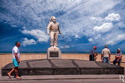 Homenagem ao Pescador da Praia de Leirosa por António Nogueira (2000)