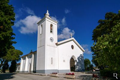 Caldas da Rainha, União das freguesias de Caldas da Rainha - Nossa Senhora do Pópulo, Coto e São Gregório.
Arquitetura religiosa, modernista.
Proteção: não atribuída.
Época Construção: Séc. 20.
ARQUITETO: Flores, do Secretariado das Novas Igrejas (presbitério).
Sérgio Gorjão (excertos), in http://www.monumentos.gov.pt/Site/APP_PagesUser/SIPA.aspx?id=24731