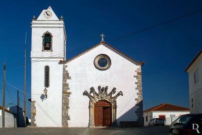 Alcobaça, União das freguesias de Alcobaça e Vestiaria.
Igreja paroquial manuelina.
Proteção: Monumento Nacional.
Época de construção: Séc. 16.
Lurdes Perdigão (excertos), in http://www.monumentos.gov.pt/Site/APP_PagesUser/SIPA.aspx?id=1753