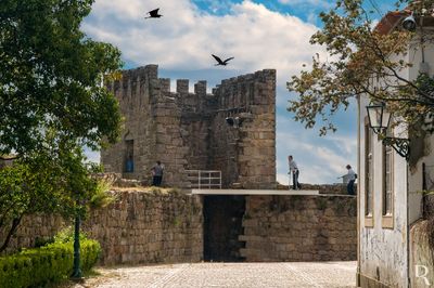  NON-EXCLUSIVE LICENSE GRANTED TO PORTUGAL VISITOR (JP)