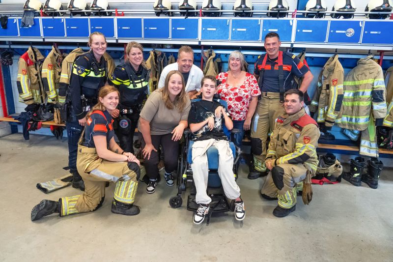 Enrie Duits met familie, Brandweer Lexmond en Politie VHL