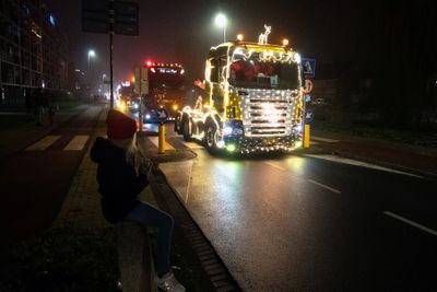 Verlichtte trucks in Vianen