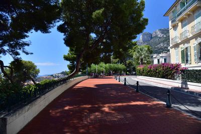 Place de Palais grounds