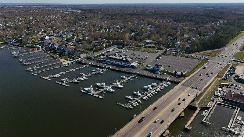 Crystal Point Yacht Club