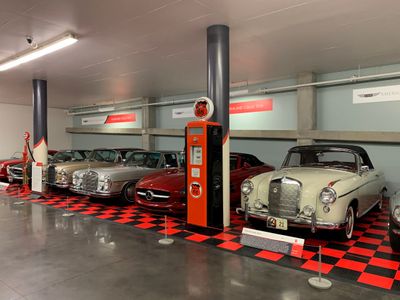Mercedes-Benz cars from various decades (5431)