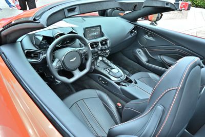 Aston Martin Vantage Roadster (1243)