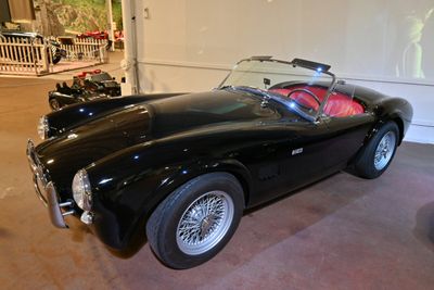 1964 AC Cobra (with COX serial no., completed in the UK by AC and shipped directly to Canada) presented by Robert Davis (2525)