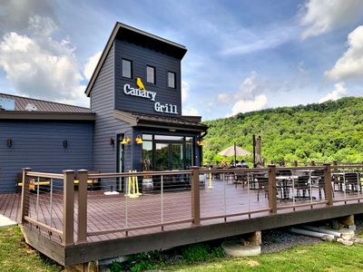TOUR #3: Canary Grill, Berkeley Springs, WV, lunch stop, July 15, 2023. (8086)