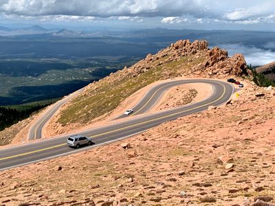 On the way down from the summit of Pikes Peak. (9131)