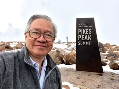 A selfie at the summit of Pikes Peak. (9124)