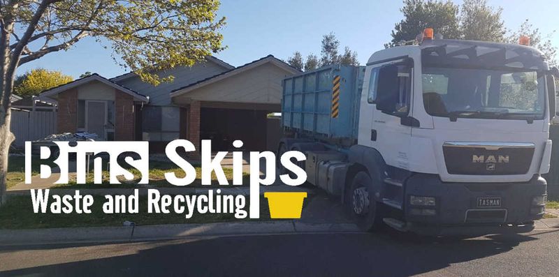 Hook Bin leaving property in Stenhouse Ave Brooklyn Vic