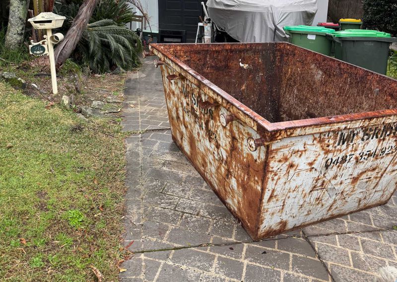 2m Skip Bin delivered to Wilkie-King Ave Saratoga for General Mixed (Light)
