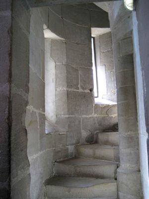 L'escalier montant au sommet du beffroi de la cathdrale