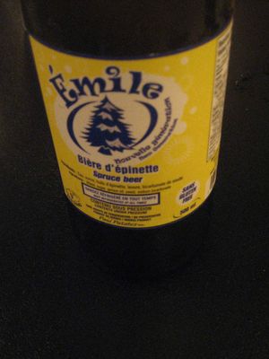 J'ai goûté à la bière d'épinette, une boisson sucrée à base d'épicéa