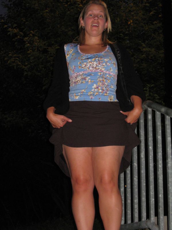 Jenny upskirt  (28).JPG