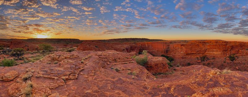 Sunrise at the top of the Kings Canyon