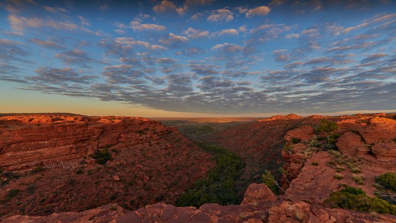 Sunrise at the top of the Kings Canyon