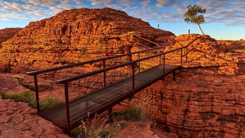 Sunrise at the top of the Kings Canyon