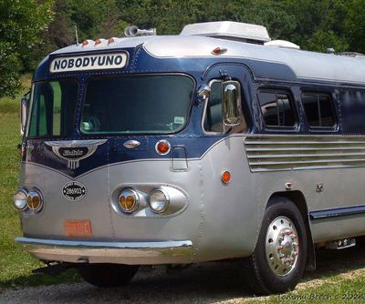 Nobodyuno ~ Flxible Bus