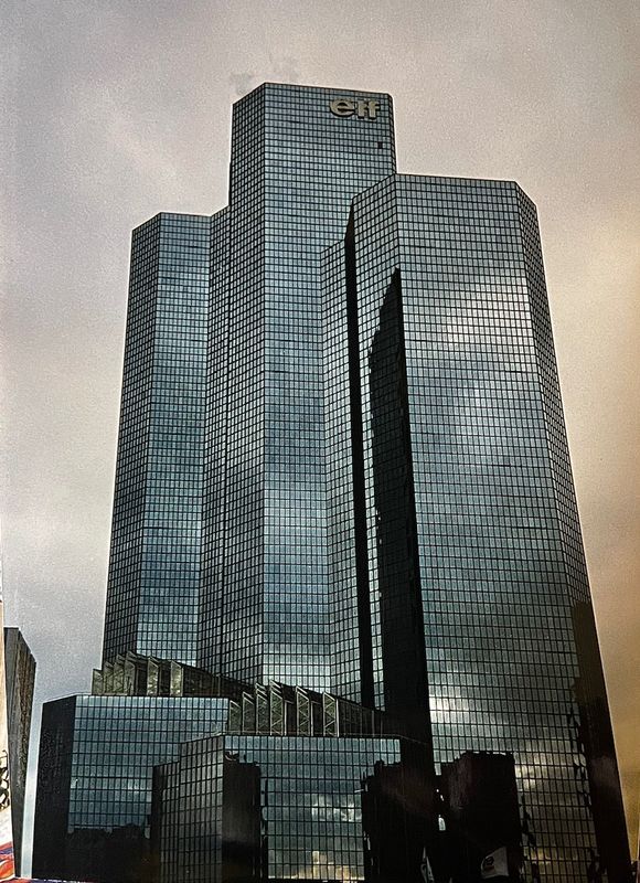 Tour Elf  la Defense