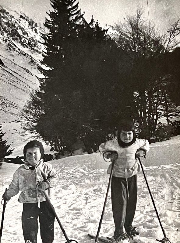 1945-1946 Ski  Barges - Initiation de Christine et jm (Chatou)  ce sport