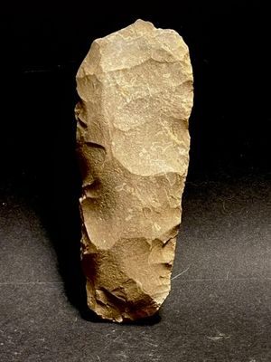 Outil vieux de 5000 ans (+/- 500 ans)
