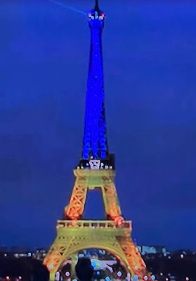La Tour Eiffel aux couleurs de l’Ukraine