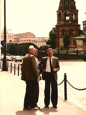 Claude et ses collègues sur la place rouge