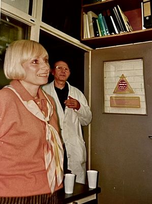 Sylvie et Hubert qui passe la porte