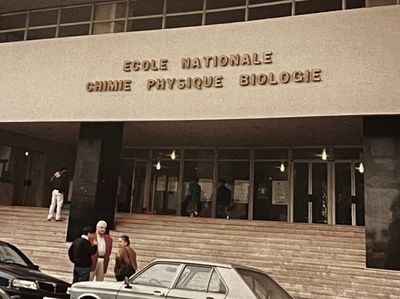 Conférence sur la photochimie lors d’une université d’été