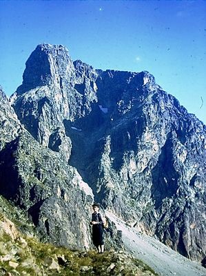 Face sud du pic d'Ossau vue de l'arte de Peyreget en 1956