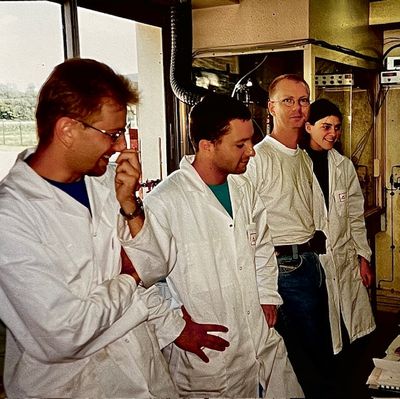 Un post-doc (Ronald) un thésard et 2 techniciens