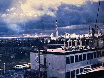 La vue vers l'usine depuis le labo LB79