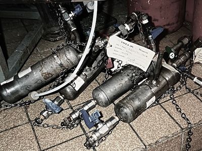 Capsules de prises d'échantillons sous pression sur l'unité CMS