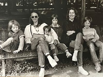 Dans le parc du château de Pau avec Renée et ses enfants