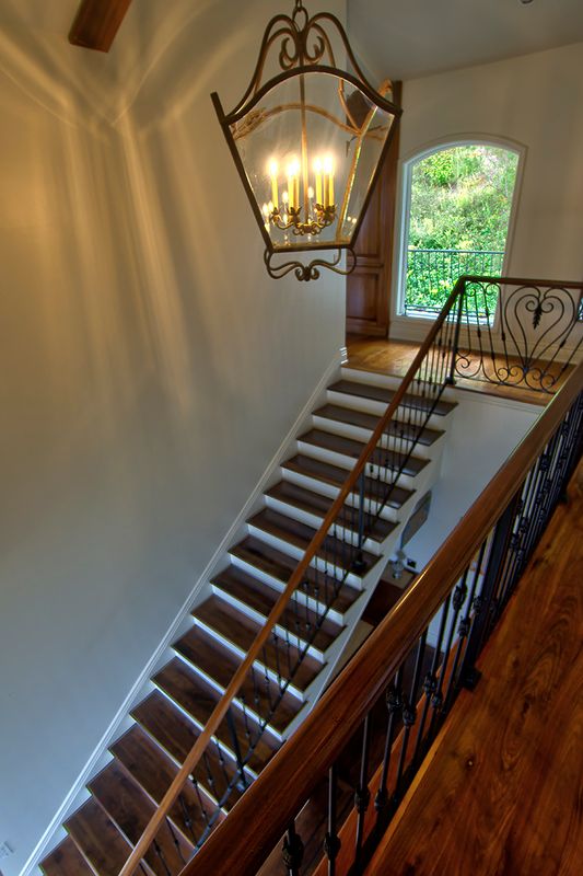 Malibu House David Lisa 6-6-24 (80) HDR_1) HDR_2) HDR_Realistic stairs.jpg