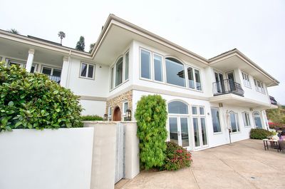 Malibu House David Lisa 6-6-24 (173) HDR_4) HDR_5) HDR_Balancer Exterior Rear Photo AI w.jpg