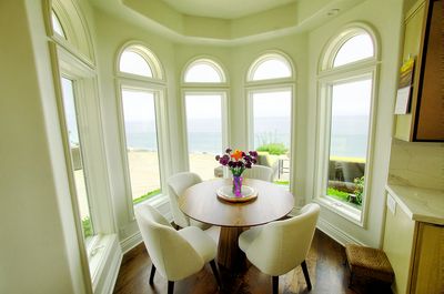 Malibu House David Lisa 6-6-24 (128) HDR_29) HDR_30) HDR_Balancer Breakfast Nook windows Photo AI w.jpg