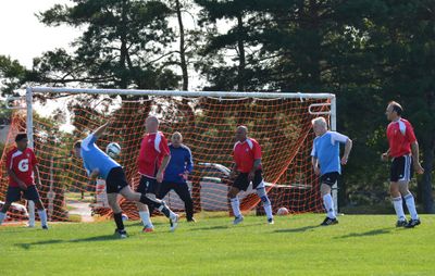 Bruce McKinnon header vs Westroc.jpg