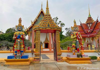 Wat Khanon Thai Si Ayutthaya Temple