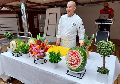 Fruit and vegetable carving