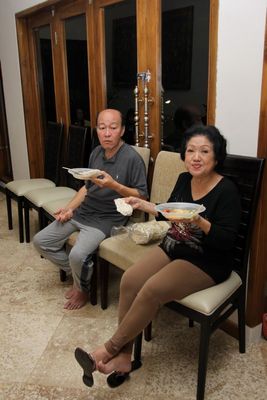 024_Family New Year Bandung 2010_2011.JPG