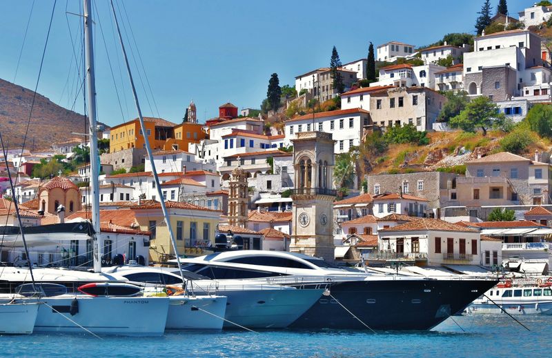 Hydra, the port.
